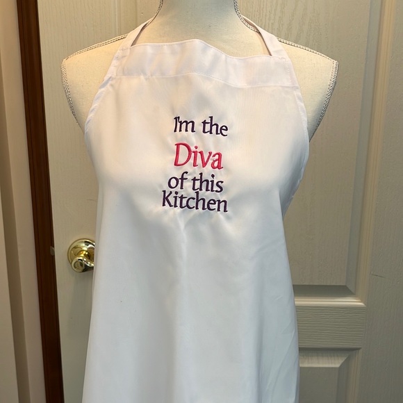 Embroidered Apron.One size fits most. I’m the Diva of this Kitchen. Great gift! - Picture 5 of 6